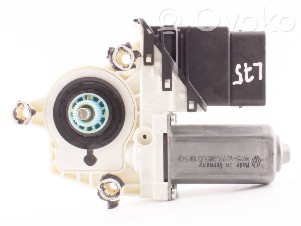 Volkswagen PASSAT B6 Rear door window regulator motor 