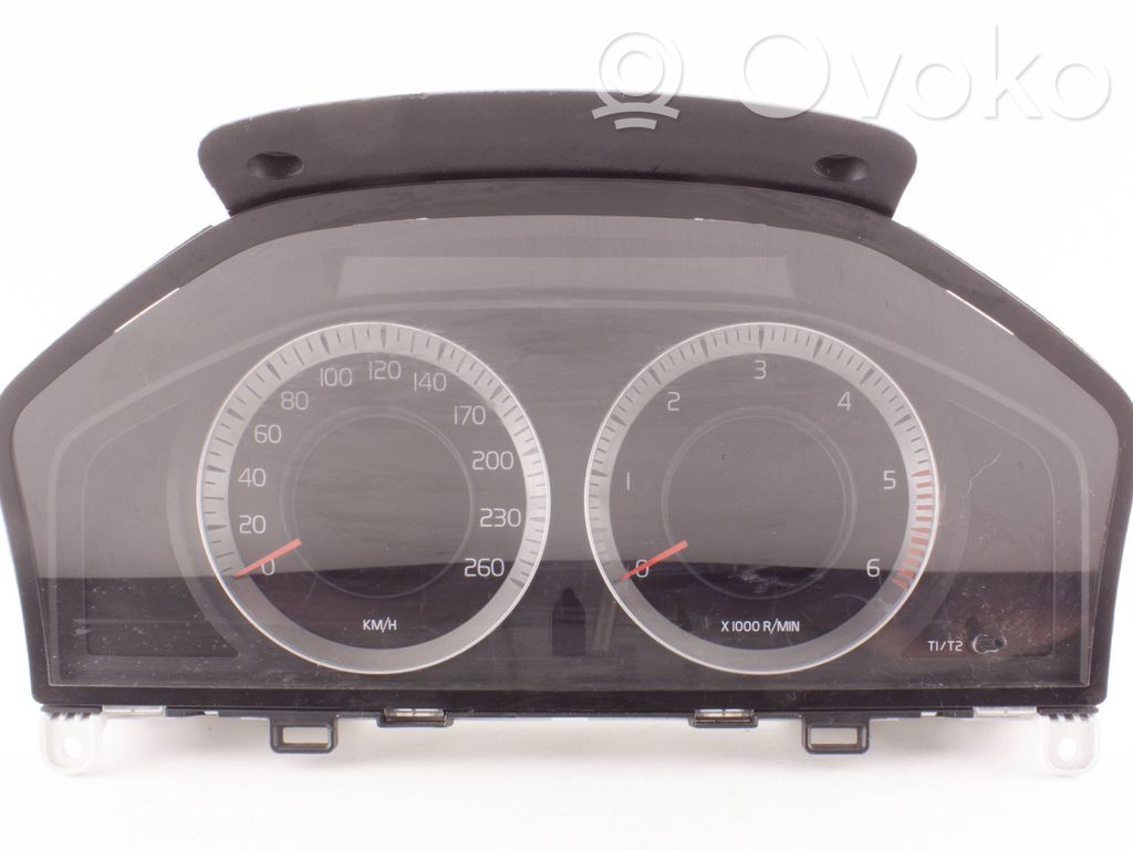 Volvo V70 Speedometer (instrument cluster) 