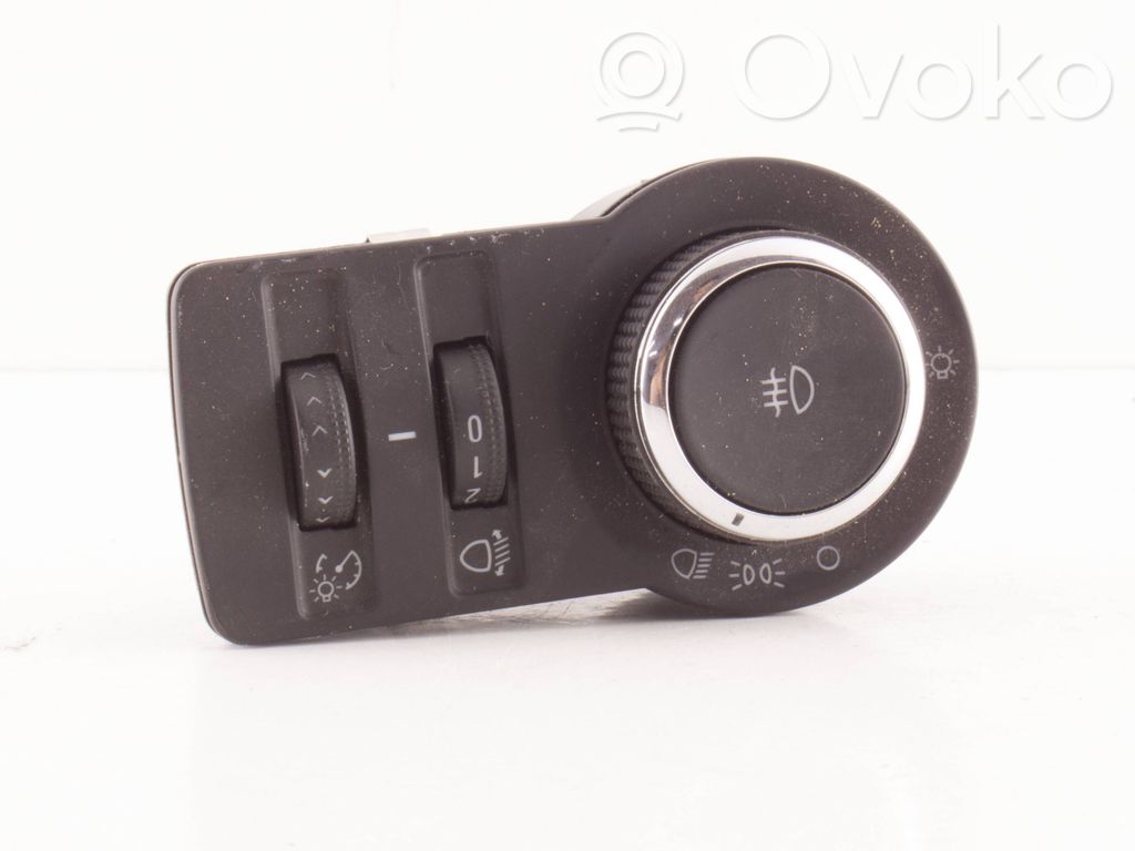 Opel Astra J Light switch 