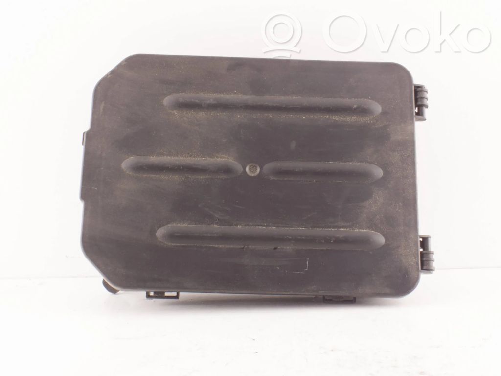 Audi A4 S4 B7 8E 8H Autres pièces compartiment moteur 