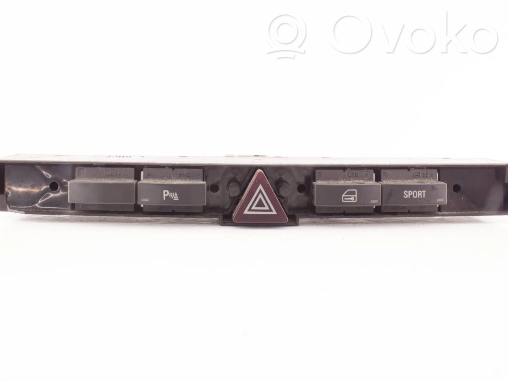 Opel Zafira B Hazard light switch 