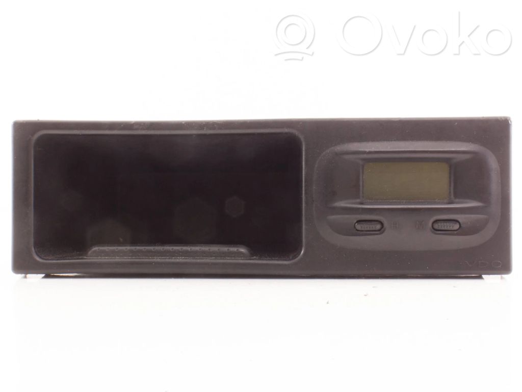 Mazda 323 F Screen/display/small screen 