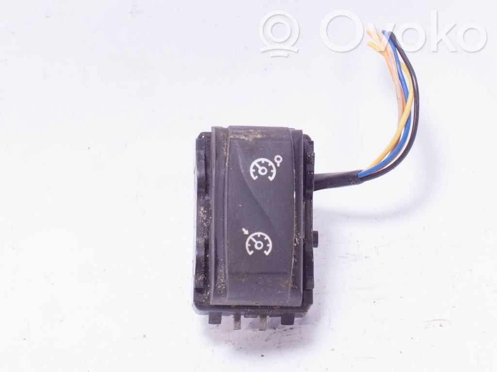 Renault Clio IV Cruise control switch 