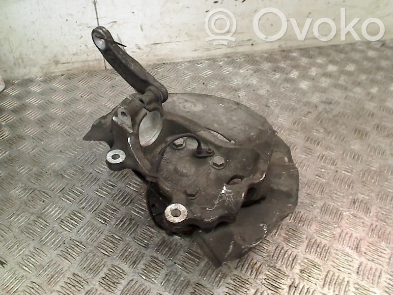 Front wheel hub spindle knuckle
