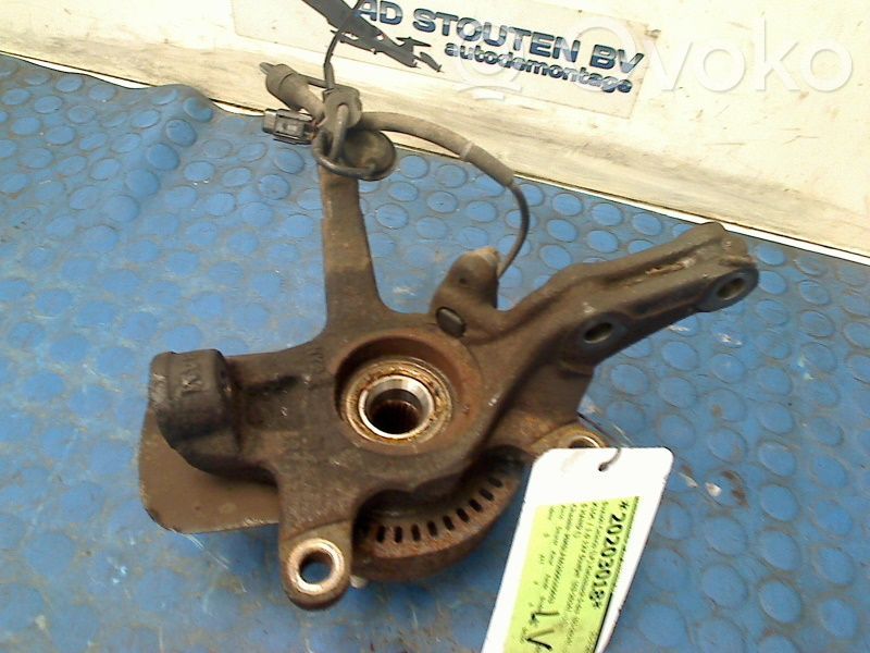 Front wheel hub spindle knuckle