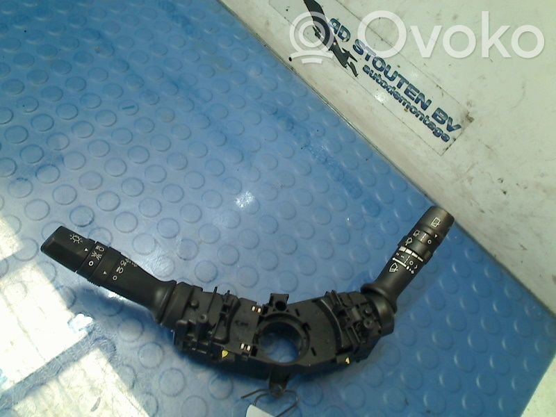 Hyundai i30 Butoane/comutatoare pe volan 
