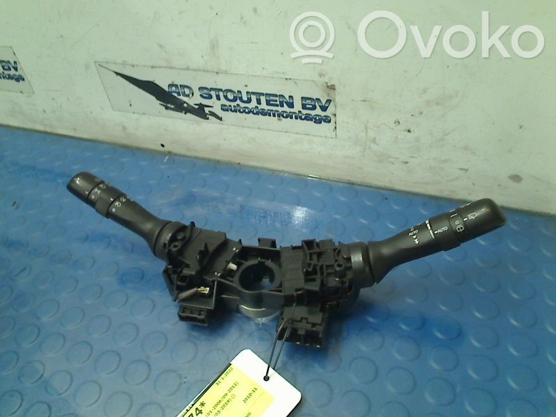 Toyota Auris 150 Pulsanti/interruttori sul volante 