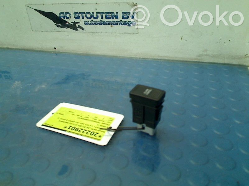 Suzuki Swift I Autres commutateurs / boutons / leviers