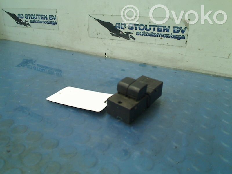 Nissan Micra C+C Electric window control switch 