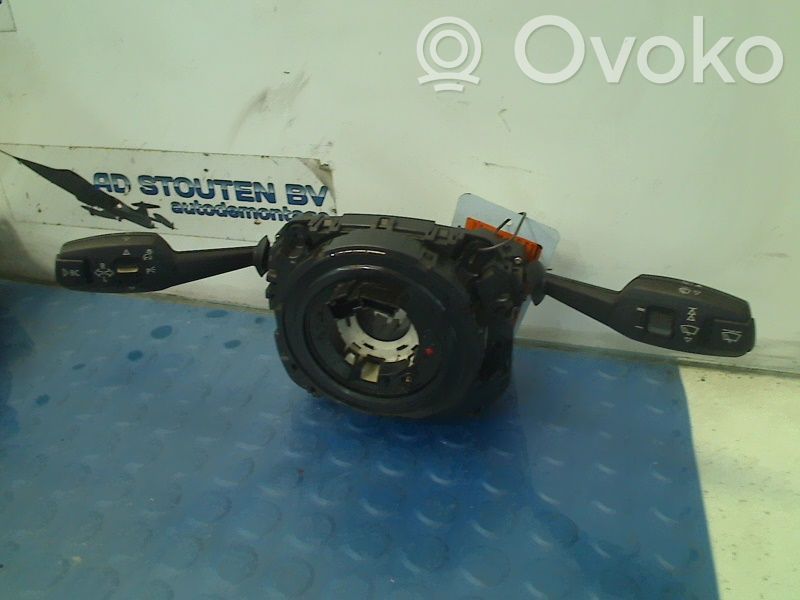 Boutons / interrupteurs volant   39100208135,39100208135,39100208135