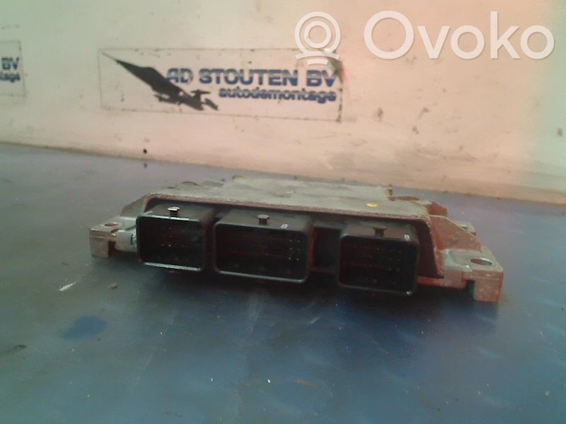 Moottorin ohjainlaite/moduuli   8200522357,8200522357,8200522357
