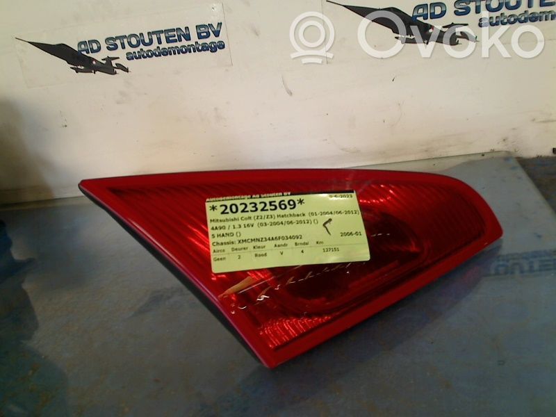 Mitsubishi Colt Luz trasera/de freno 