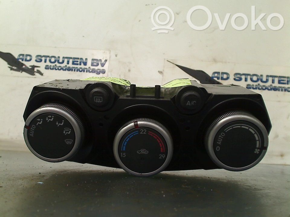 Mazda 2 Climate control unit 