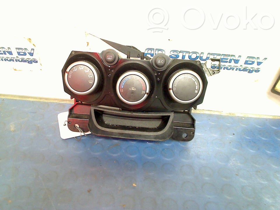 Mazda 2 Panel klimatyzacji 