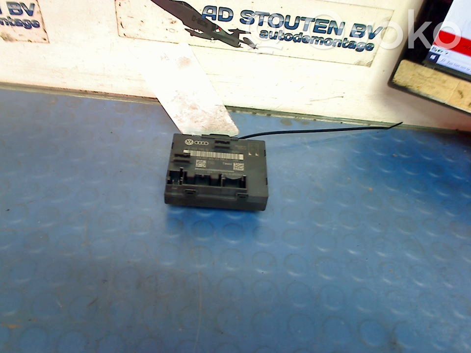 Audi A6 S6 C6 4F Unité de commande / module de verrouillage centralisé porte