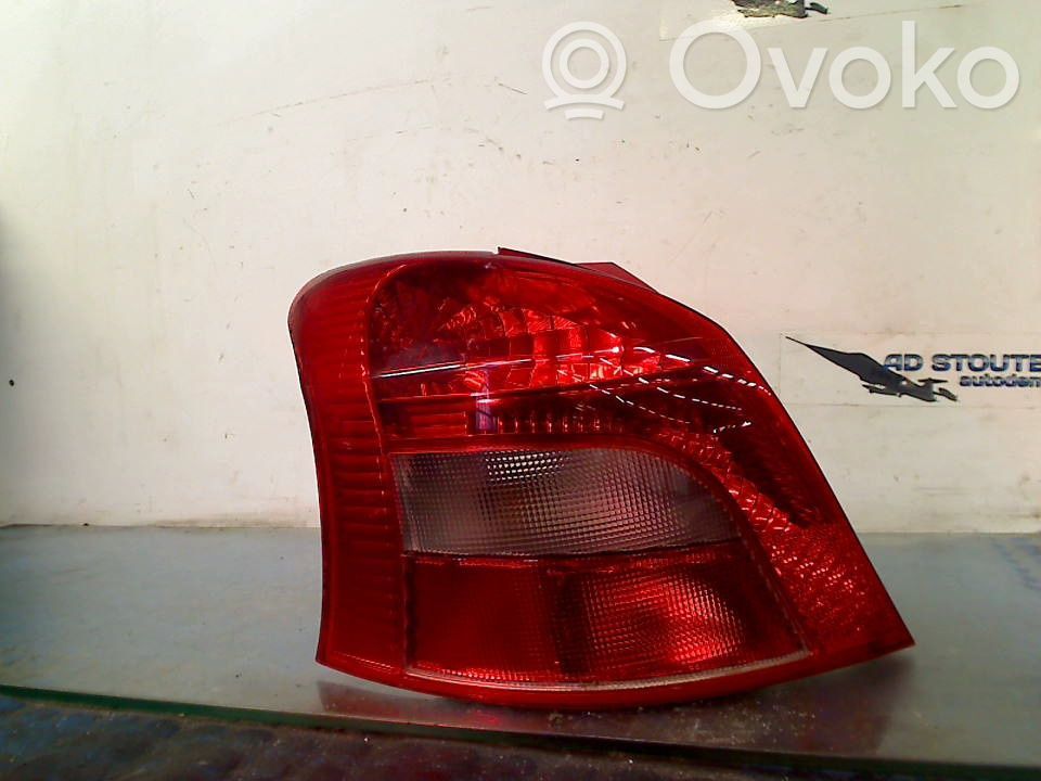 Toyota Yaris Luci posteriori 