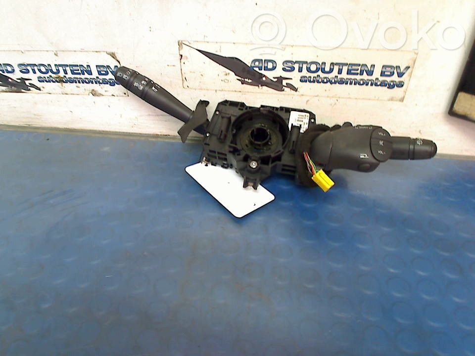 Dacia Duster Boutons / interrupteurs volant 