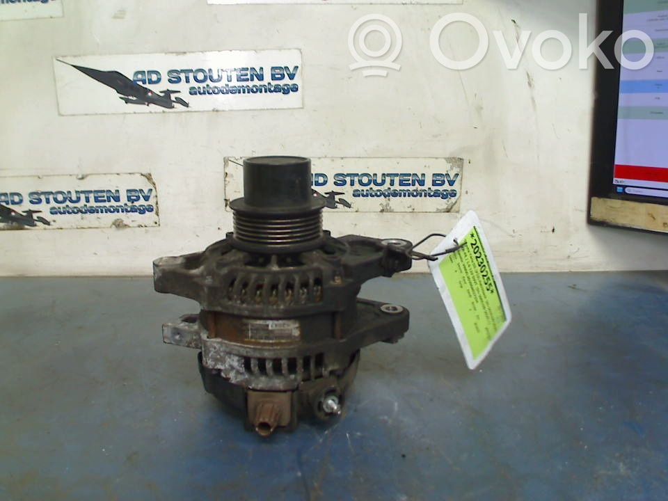Toyota Yaris Generatore/alternatore 