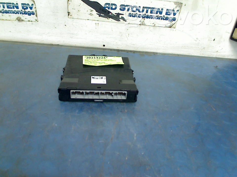 Toyota Auris E180 Module confort 