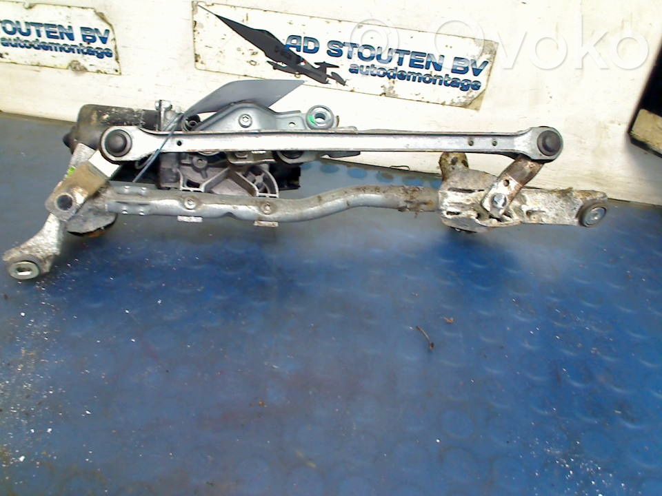 Nissan Note (E11) Front wiper linkage and motor 