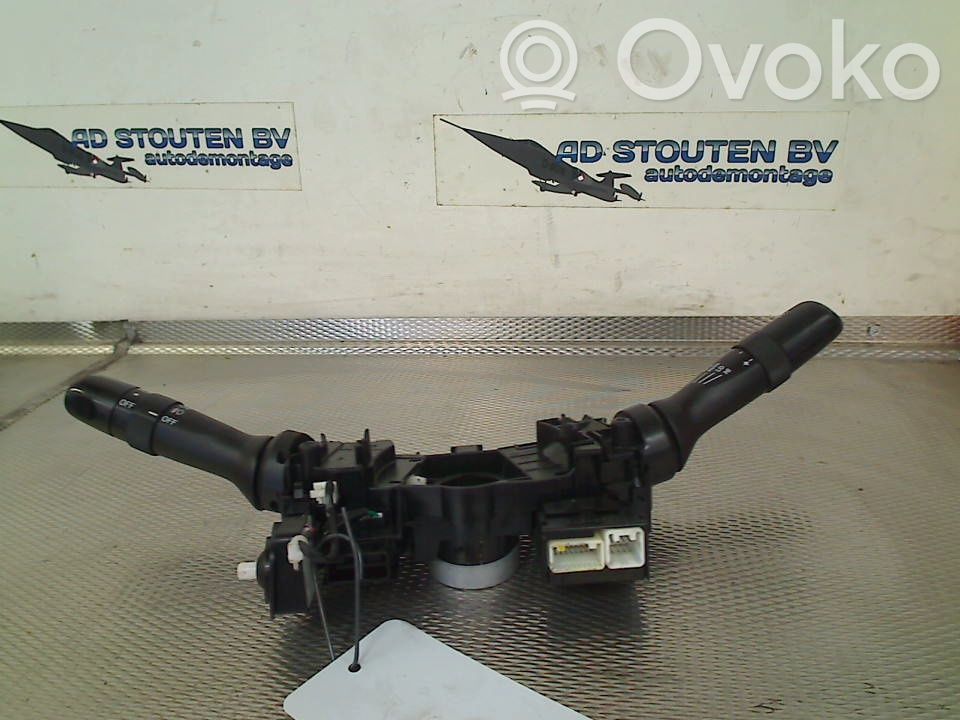 Lexus IS-F Boutons / interrupteurs volant