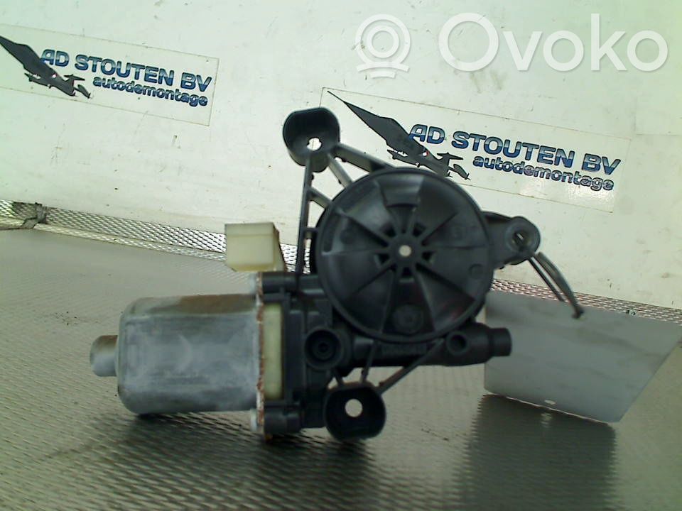 Volkswagen Tiguan Moteur de lève-vitre de porte avant 