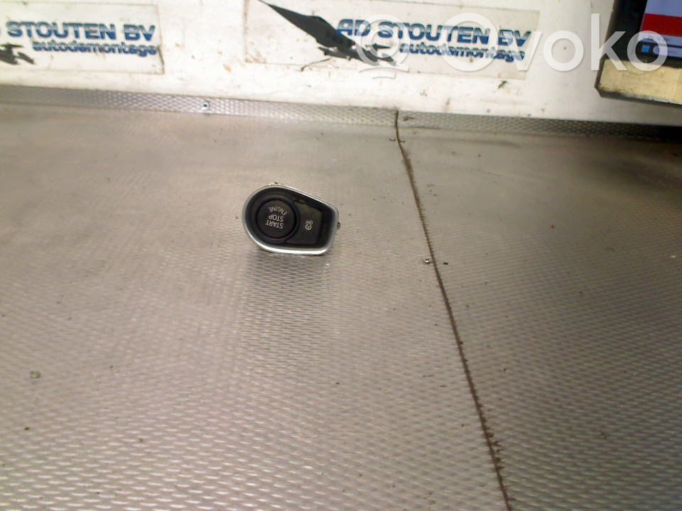 BMW 2 F46 Interruttore a pulsante start e stop motore