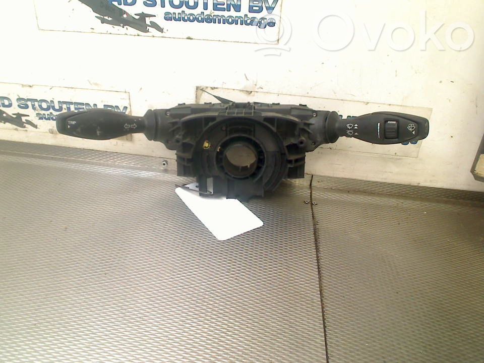 Ford Transit Courier Steering wheel buttons/switches 
