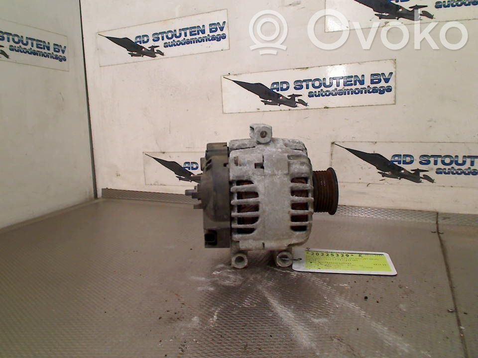 Opel Zafira C Generator/alternator 