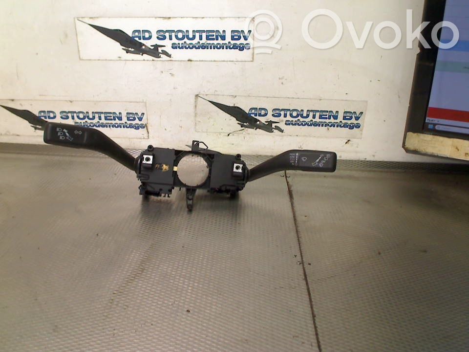 Volkswagen Up Boutons / interrupteurs volant