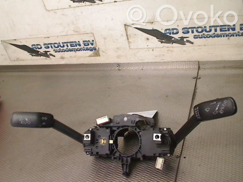 Volkswagen Golf VII Boutons / interrupteurs volant