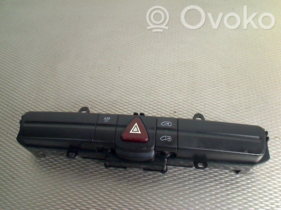 Botón interruptor de luz de peligro   A9065450107,A9065450107,A9065450107