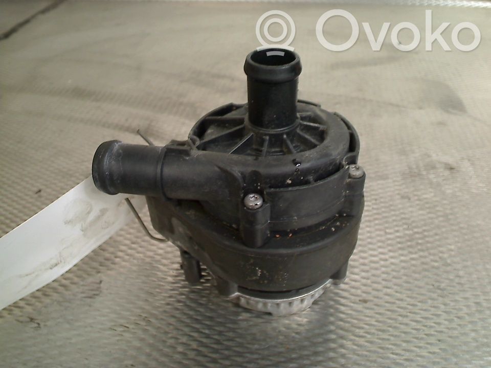 Volkswagen Golf VIII Kühlwasserpumpe Wasserpumpe 