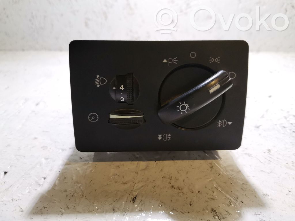 Light switch   4M5T13A024BA