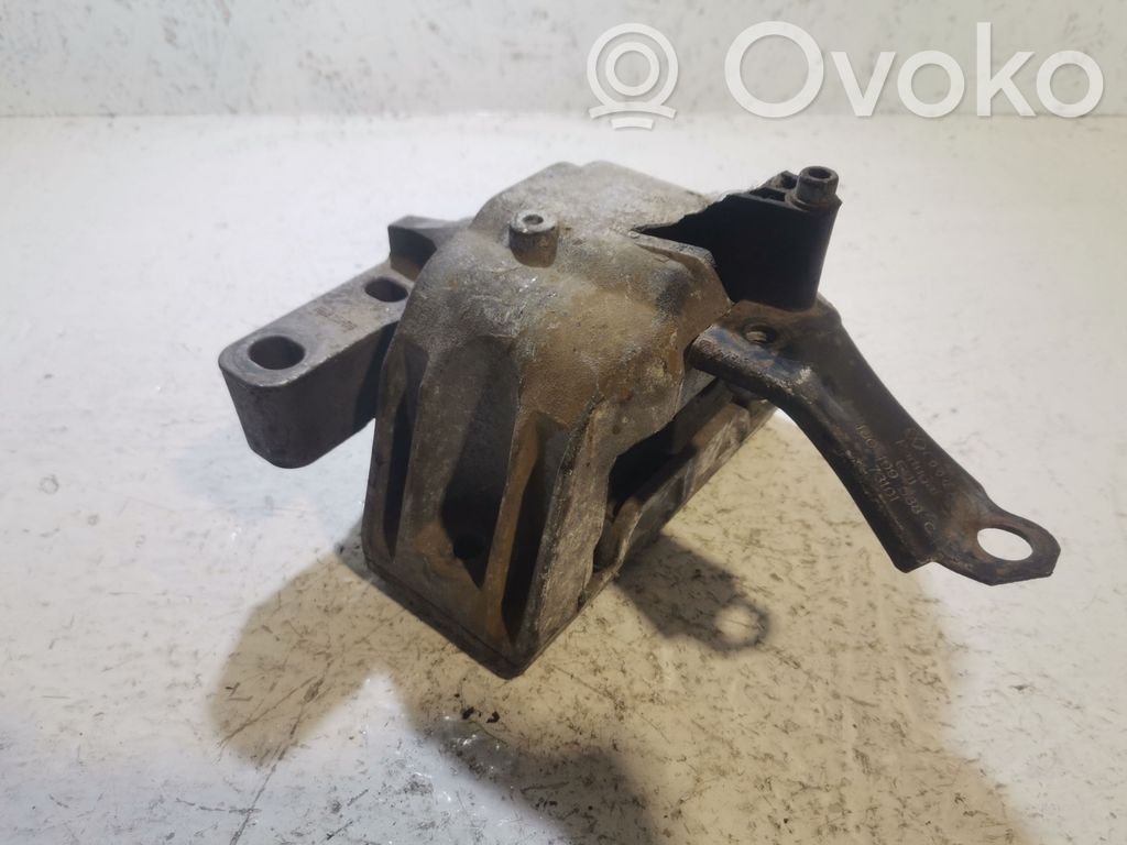 Volkswagen Golf IV Engine mount bracket 