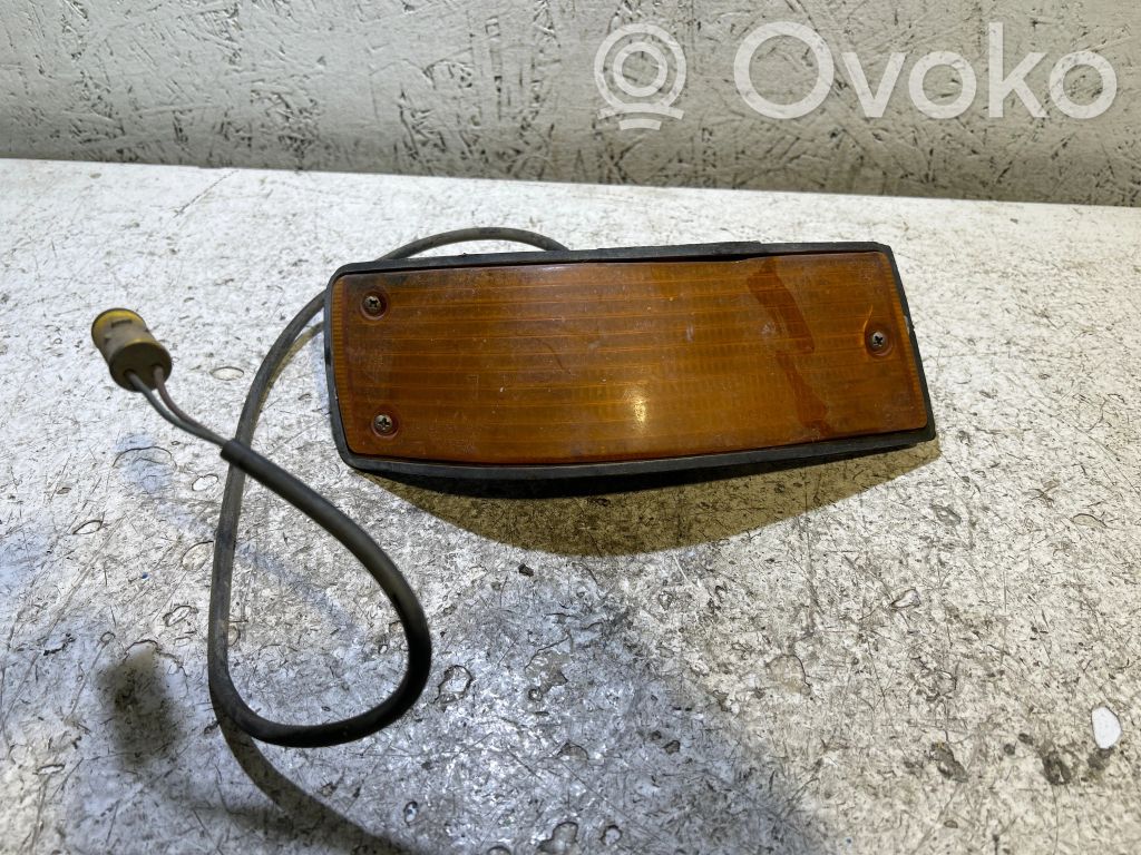 BMW 5 E28 Blinker vorne Stoßstange 