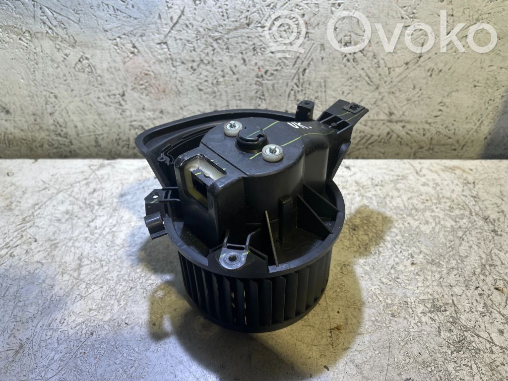 Opel Corsa D Lämmittimen puhallin 