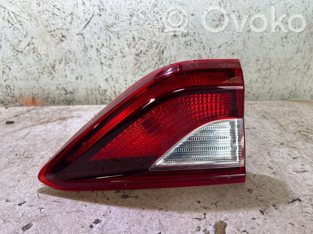 Tailgate rear/tail lights