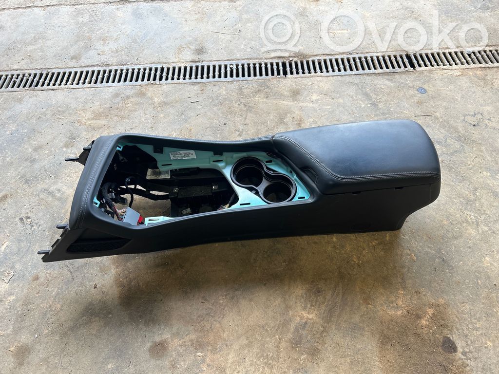 Dodge Challenger Centrālā konsole 