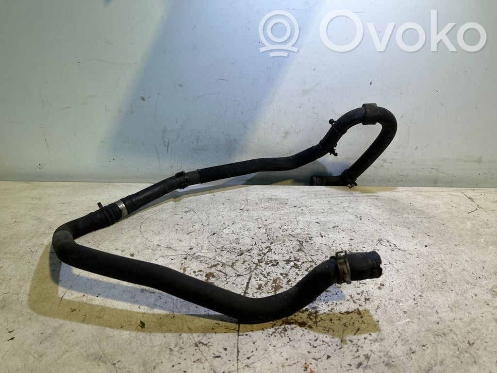 Mercedes-Benz A W176 Tubo flessibile del liquido di raffreddamento del motore 