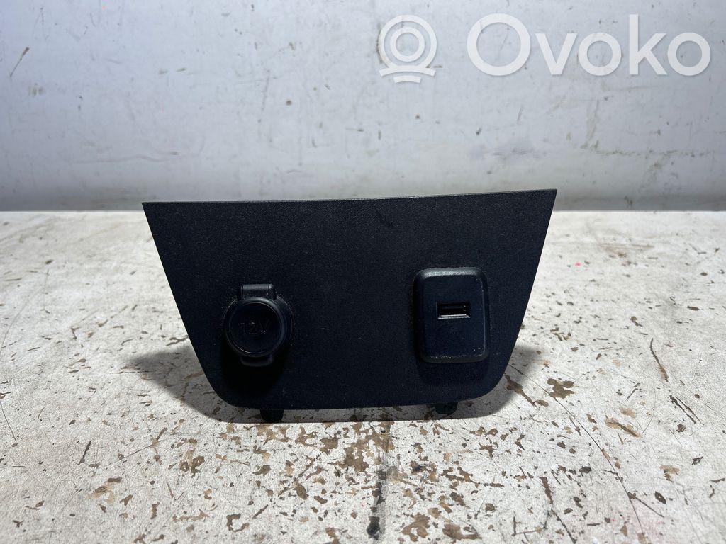 Enchufe conector USB   39072760,39072762