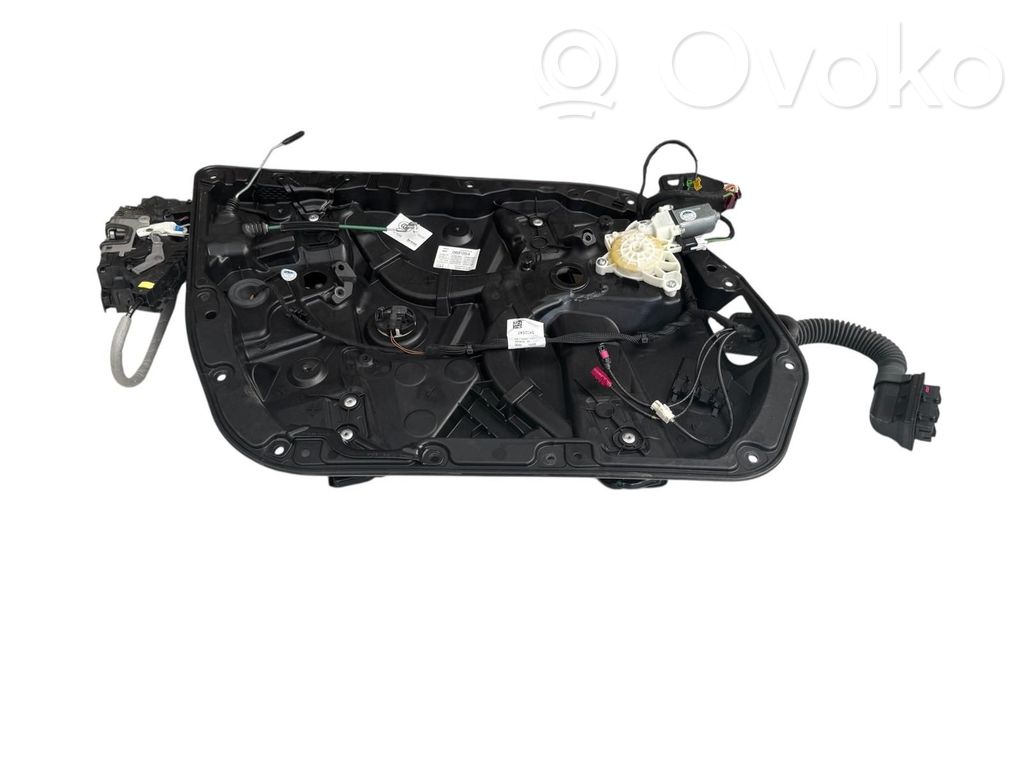 Mercedes-Benz C W205 Zamek drzwi przednich 