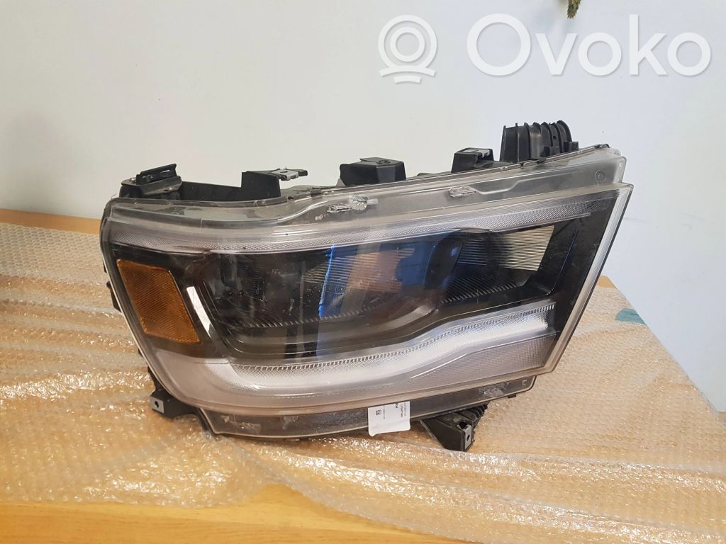 Dodge RAM Phare frontale 