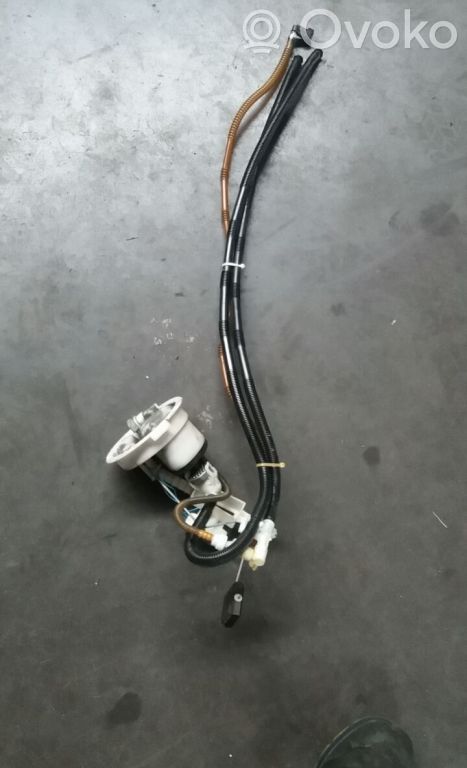 BMW 1 E81 E87 Degvielas līmeņa sensors 