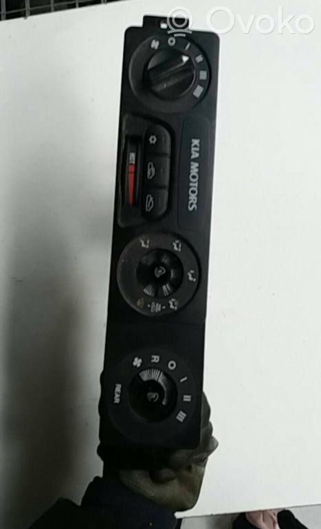KIA Carnival Climate control unit 