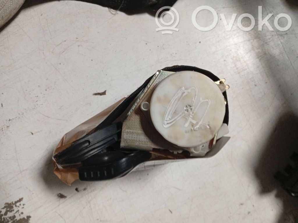 Volkswagen Touran I Rear seatbelt 