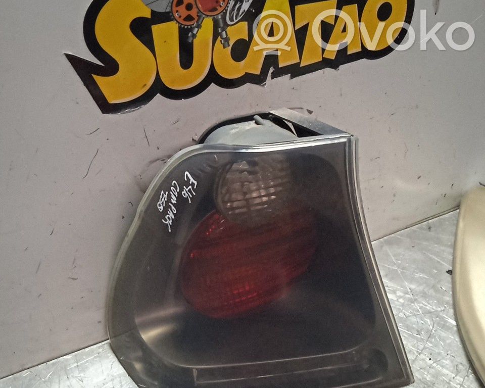 Tailgate rear/tail lights