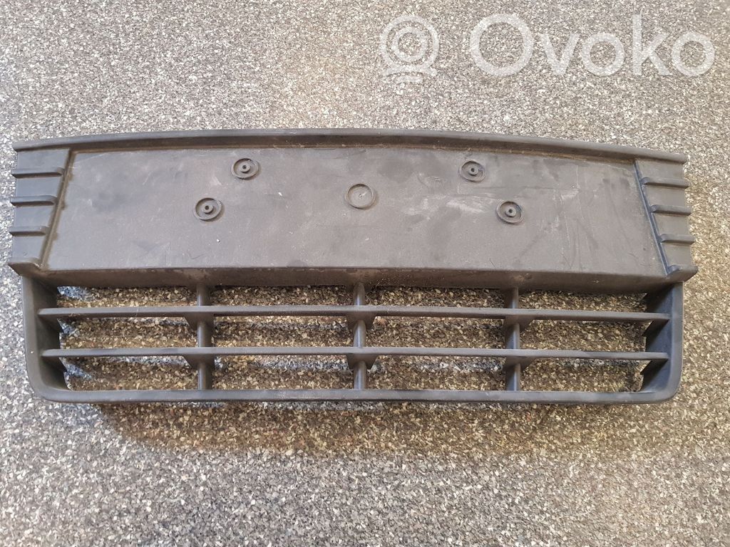 Ford Focus Front bumper lower grill 