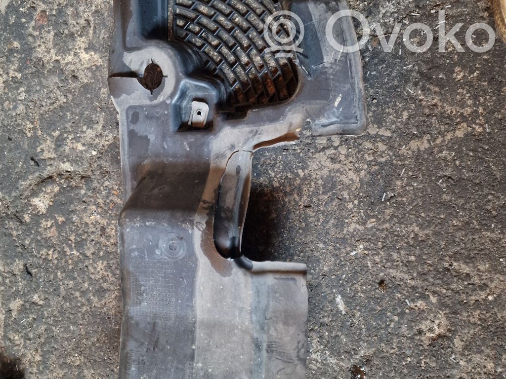 BMW 5 E60 E61 Air intake duct part 