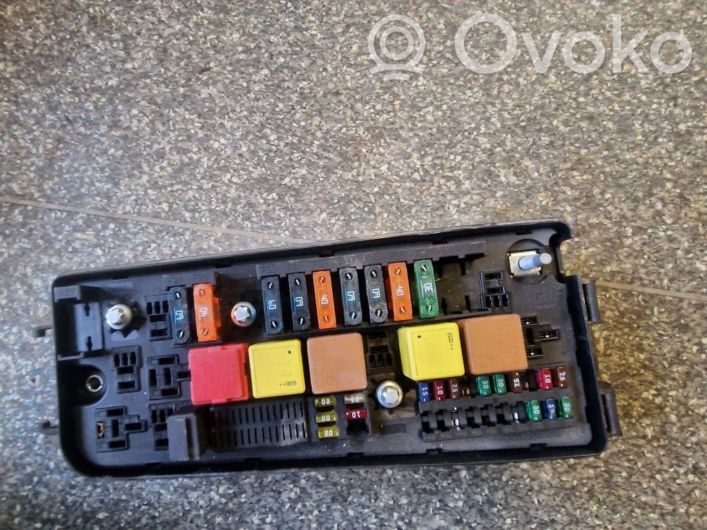 Opel Vectra C Fuse module 
